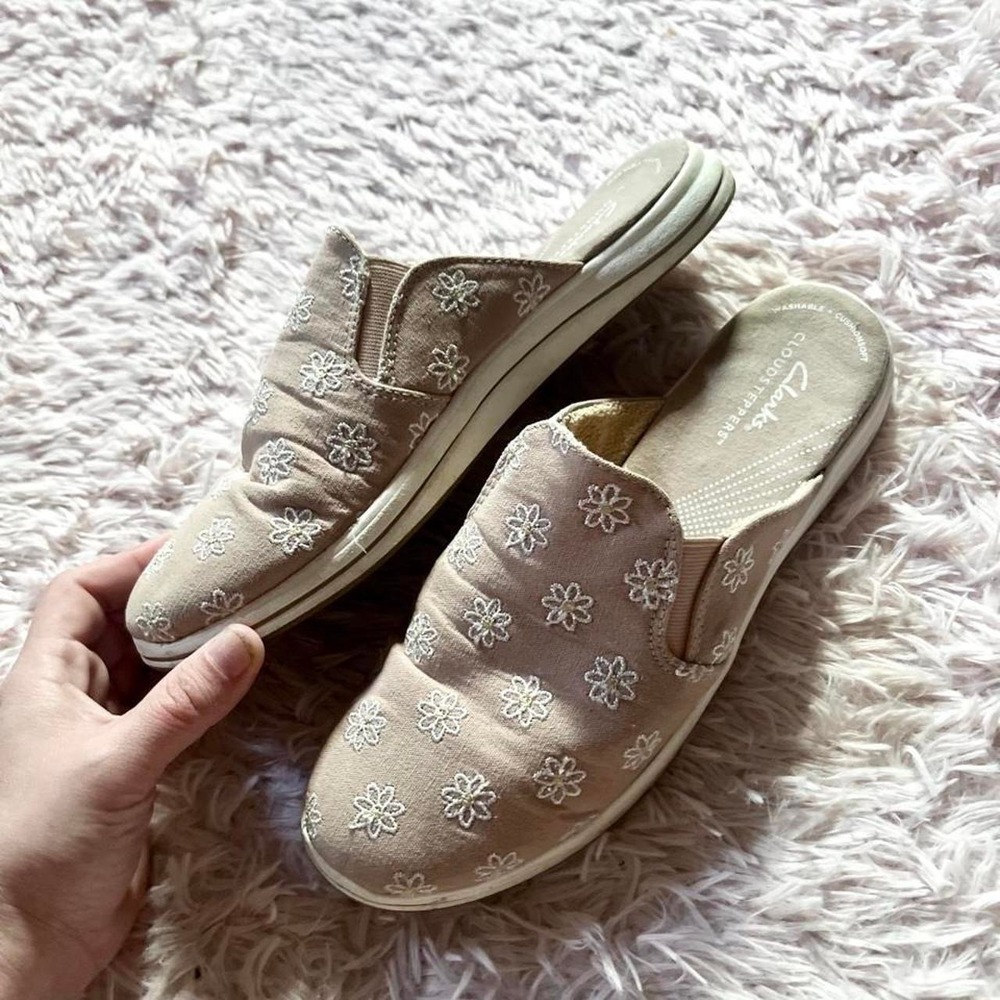 Minimalist‎ Coquette Delicate Grandma Core Embroidered Floral Slip Ons Womens 8